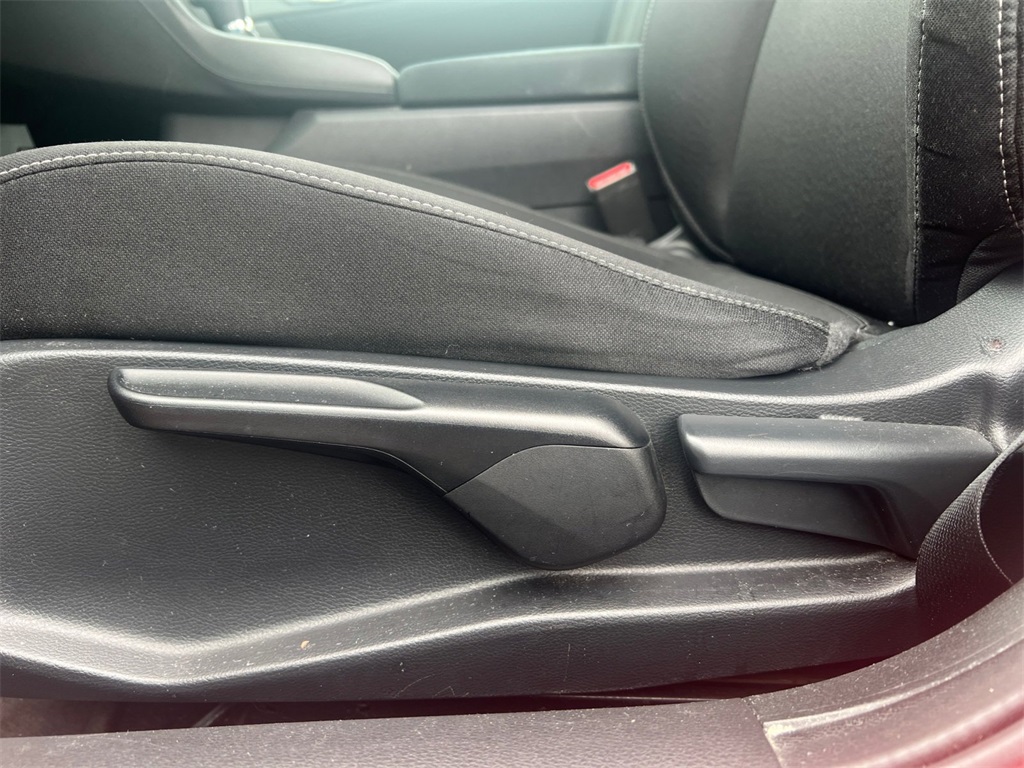 Vehicle image 13 of 32