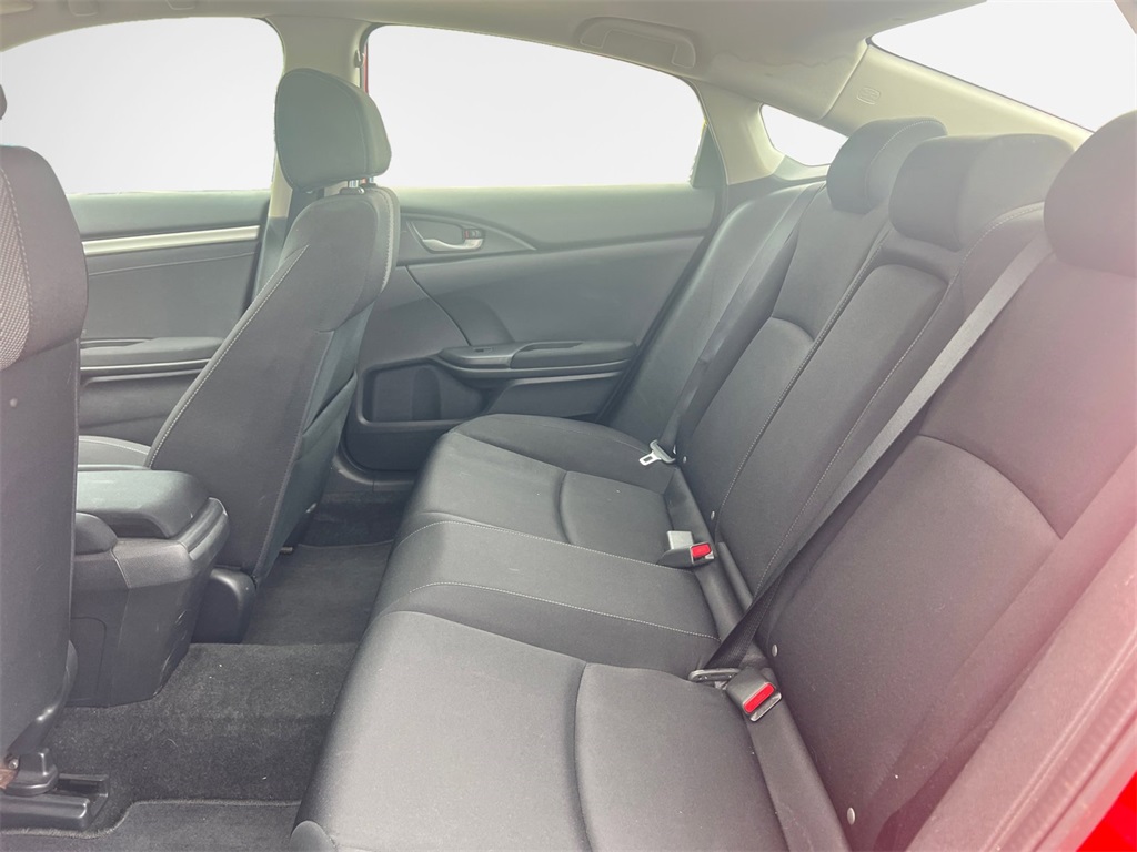 Vehicle image 24 of 32