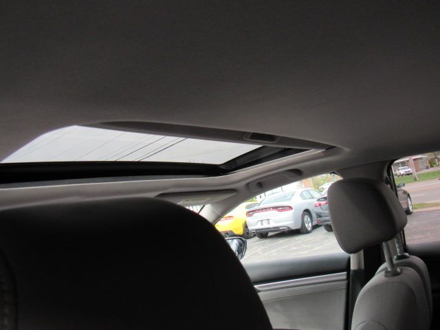 Vehicle image 12 of 18
