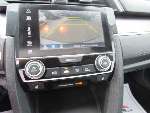 Vehicle image 16 of 18