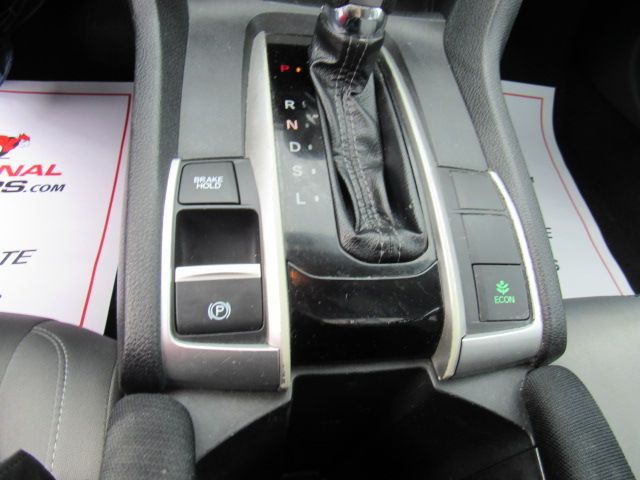 Vehicle image 14 of 18