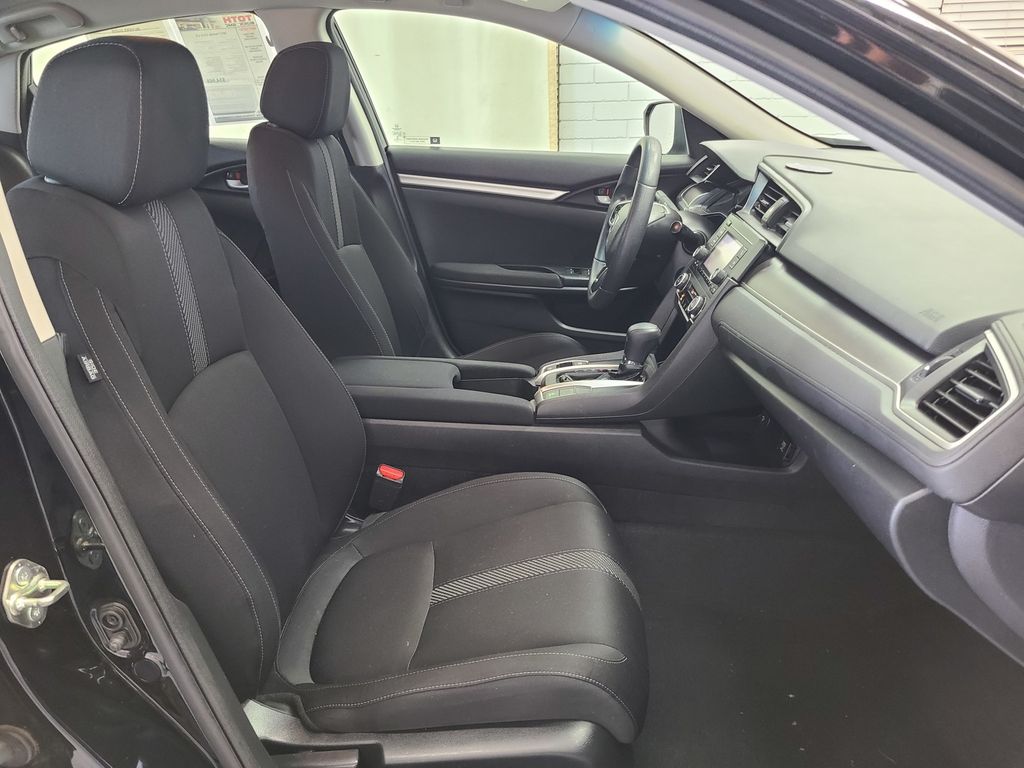Vehicle image 21 of 38