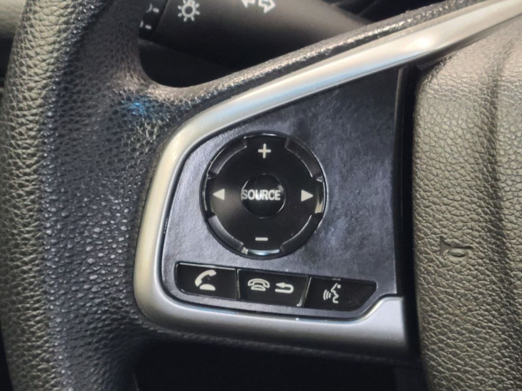 Vehicle image 29 of 38