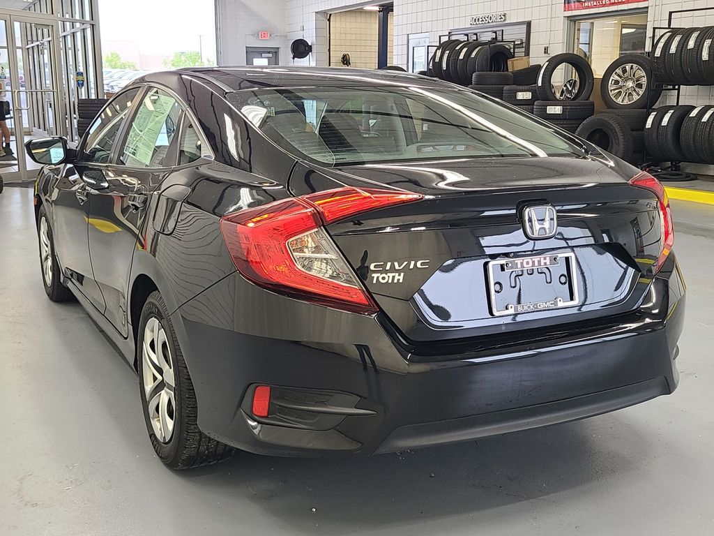 Vehicle image 8 of 38