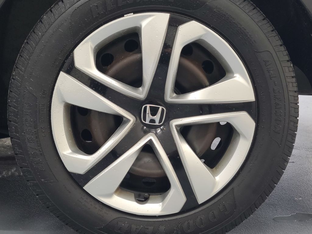 Vehicle image 14 of 38