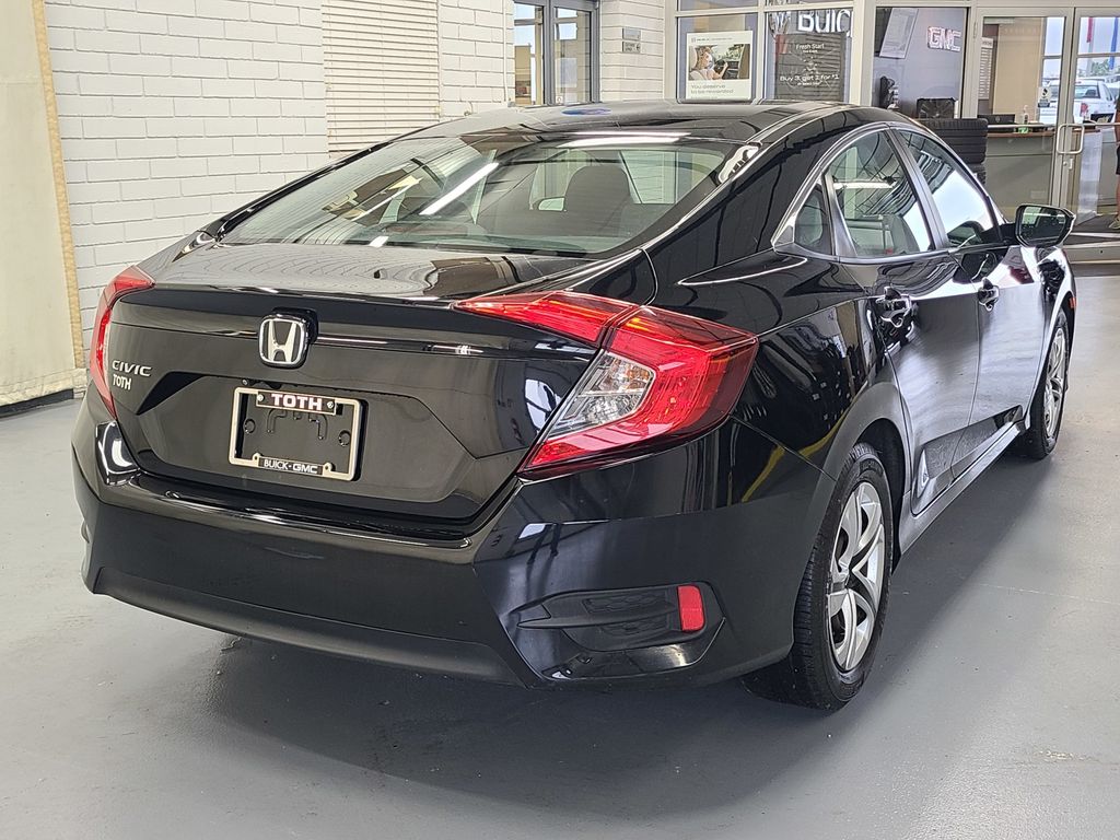 Vehicle image 6 of 38