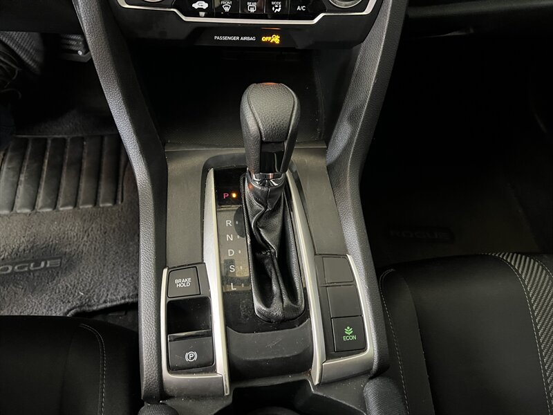 Vehicle image 16 of 33