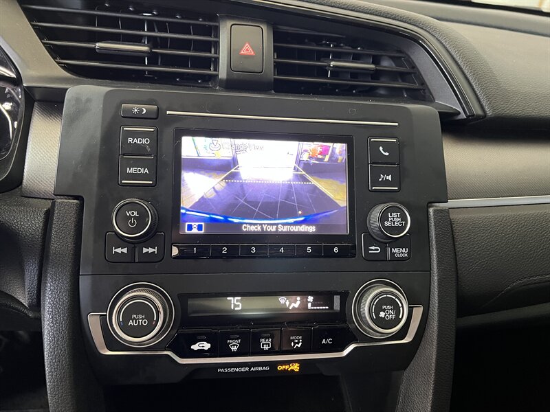 Vehicle image 17 of 33