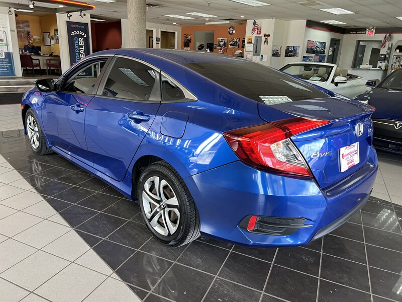 Vehicle image 7 of 33