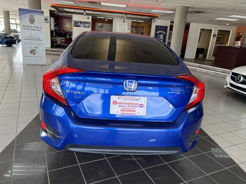 Vehicle image 6 of 33