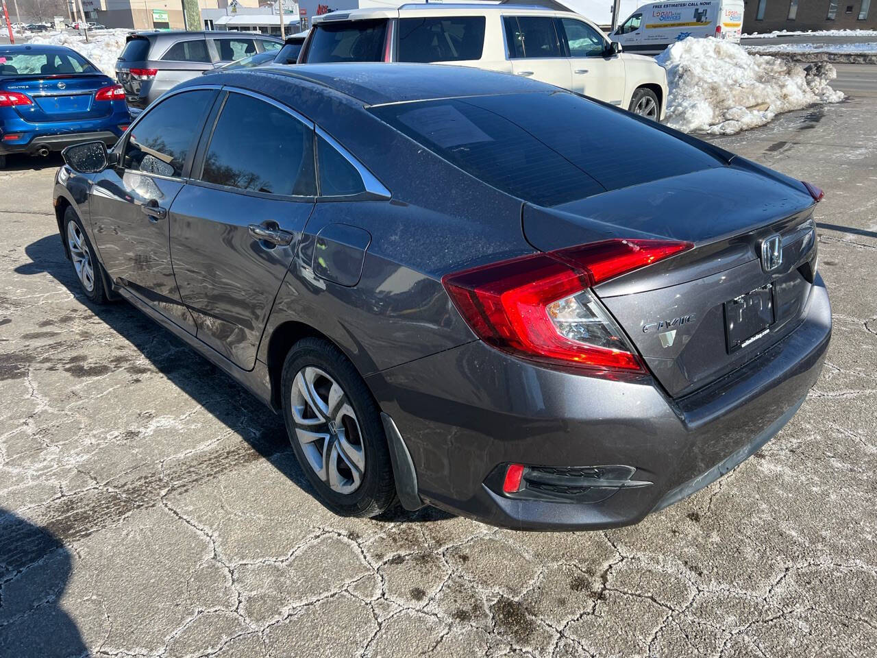 Vehicle image 11 of 23