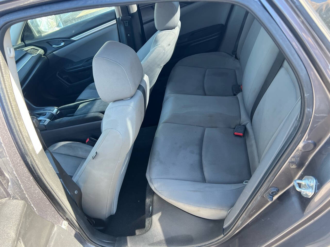 Vehicle image 20 of 23