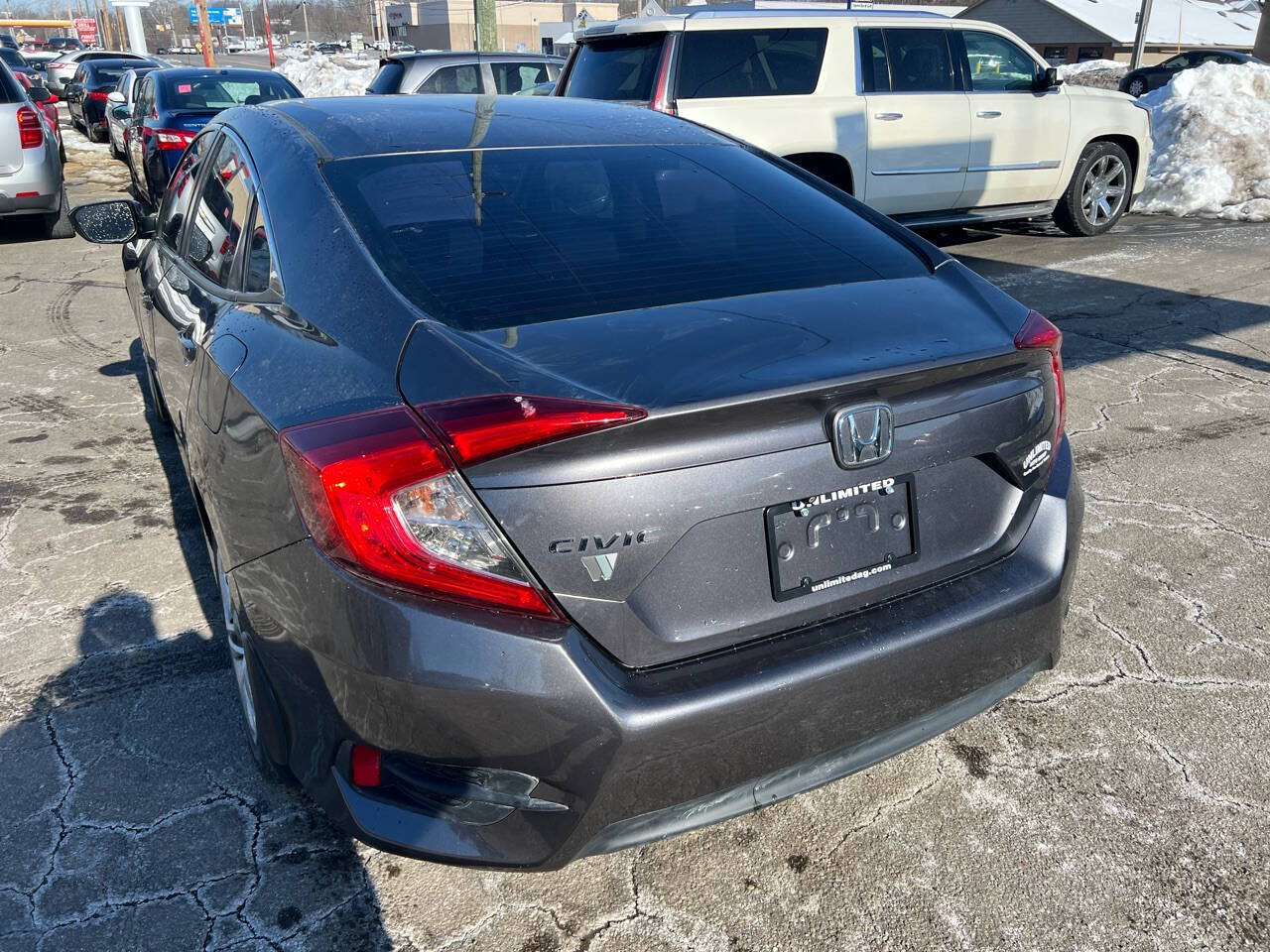 Vehicle image 10 of 23