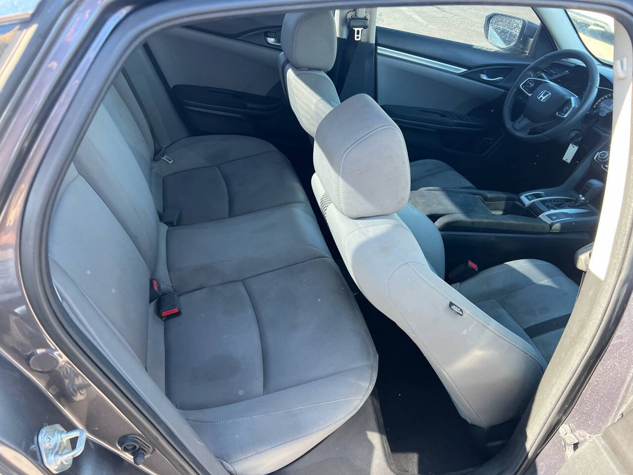 Vehicle image 16 of 23