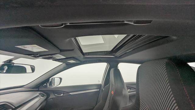Vehicle image 27 of 35