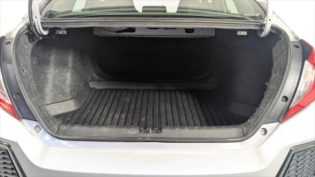 Vehicle image 32 of 35