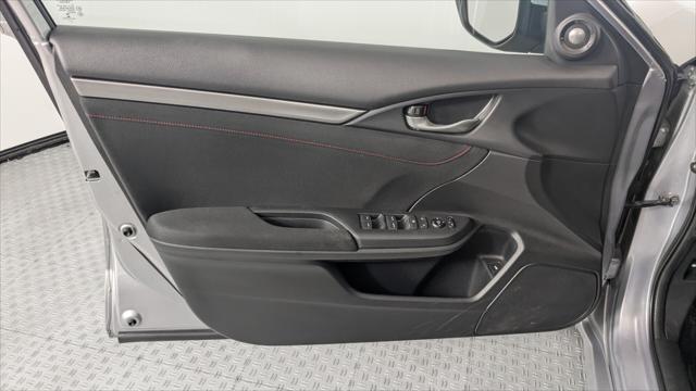 Vehicle image 28 of 35