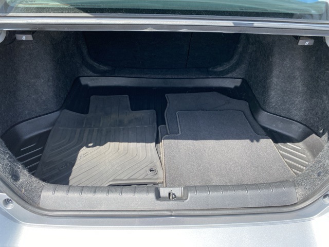 Vehicle image 20 of 32