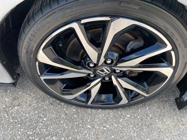 Vehicle image 29 of 32