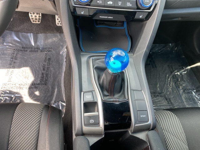 Vehicle image 13 of 32
