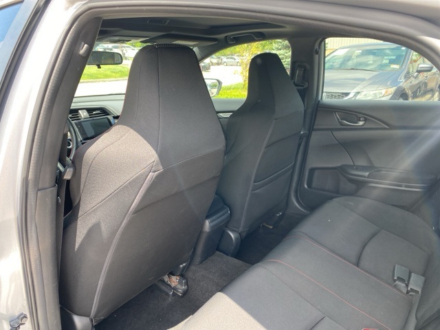 Vehicle image 16 of 32