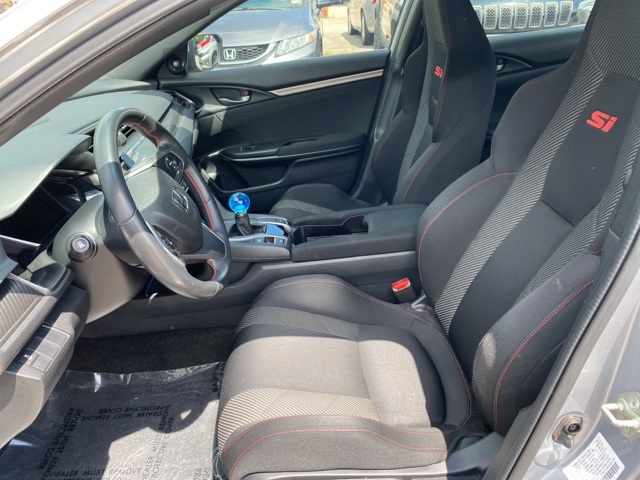 Vehicle image 7 of 32