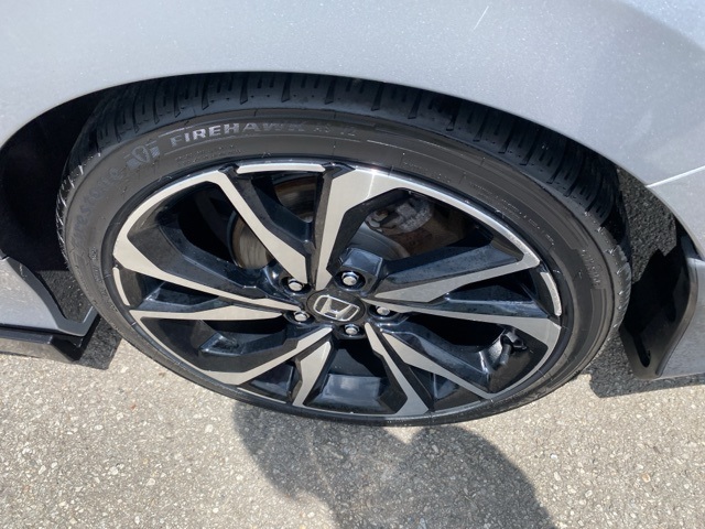 Vehicle image 31 of 32
