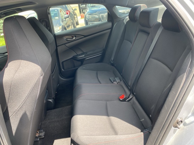 Vehicle image 18 of 32