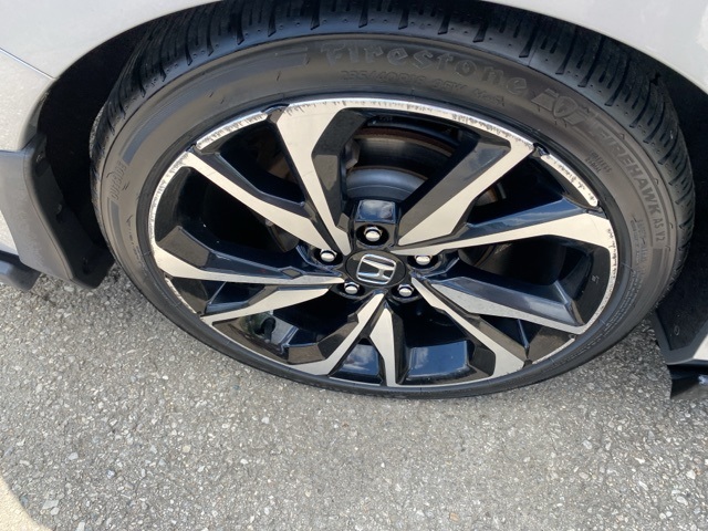 Vehicle image 30 of 32