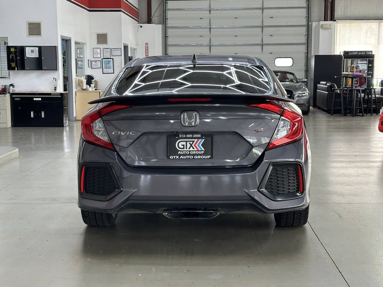 Vehicle image 4 of 31