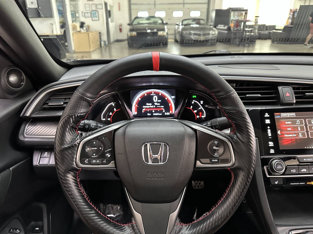 Vehicle image 19 of 31