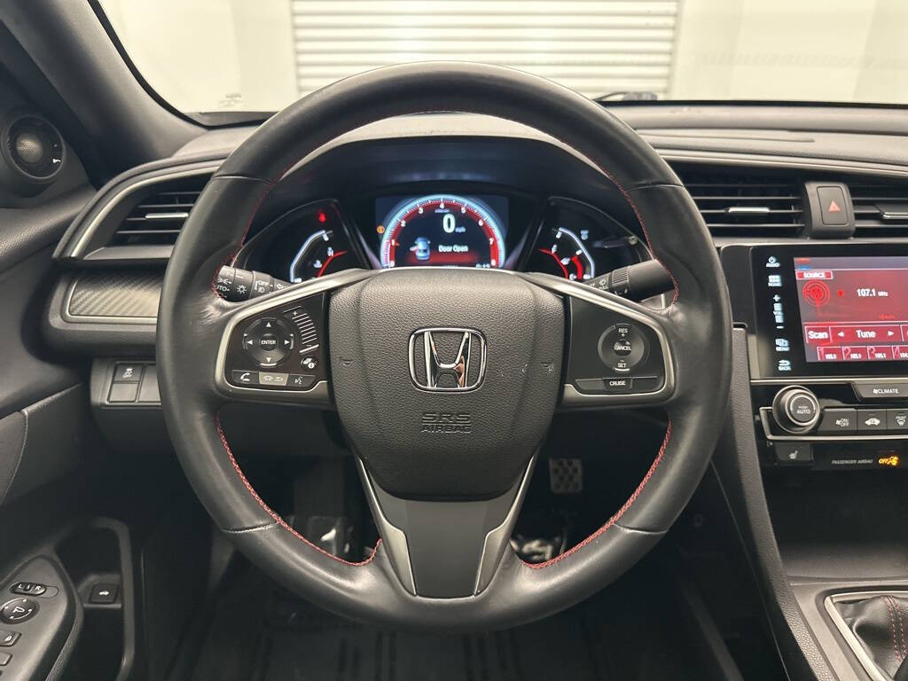 Vehicle image 19 of 31