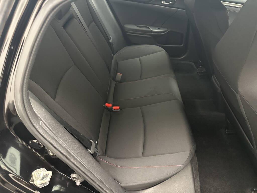 Vehicle image 11 of 31