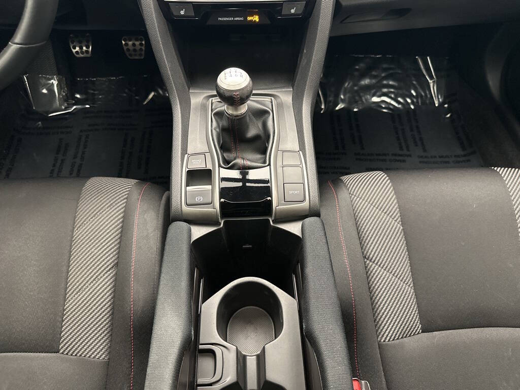 Vehicle image 22 of 31