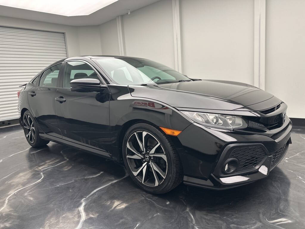 Vehicle image 2 of 31