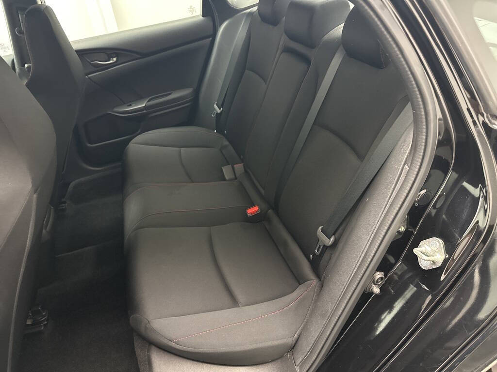 Vehicle image 13 of 31