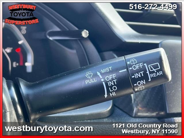 Vehicle image 26 of 34