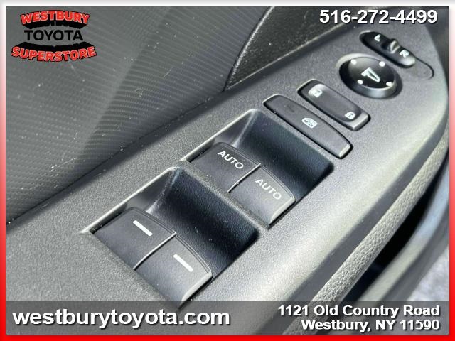 Vehicle image 19 of 34