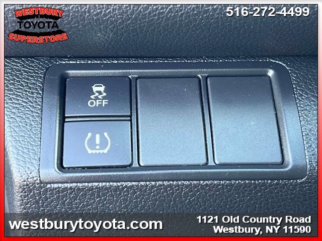 Vehicle image 14 of 34