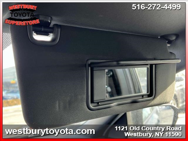 Vehicle image 18 of 34