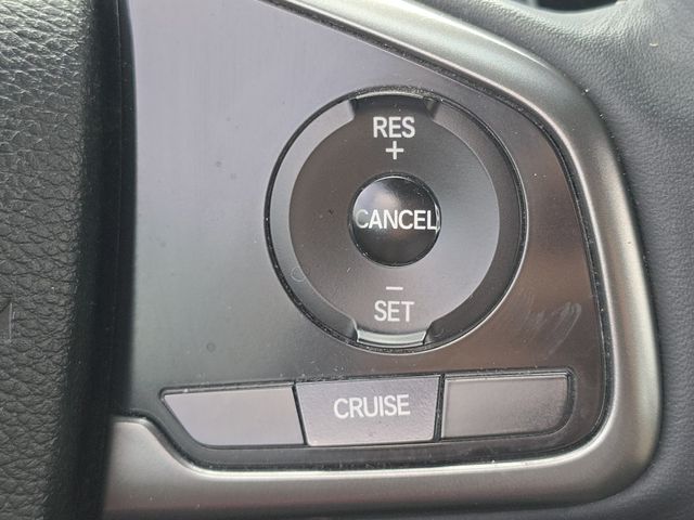 Vehicle image 23 of 32