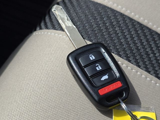 Vehicle image 24 of 32