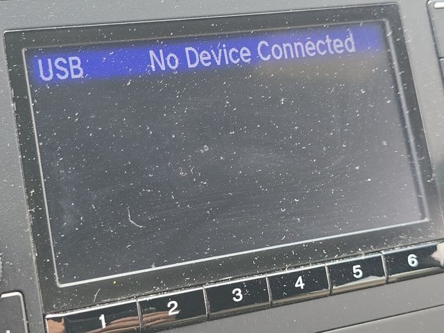 Vehicle image 21 of 32