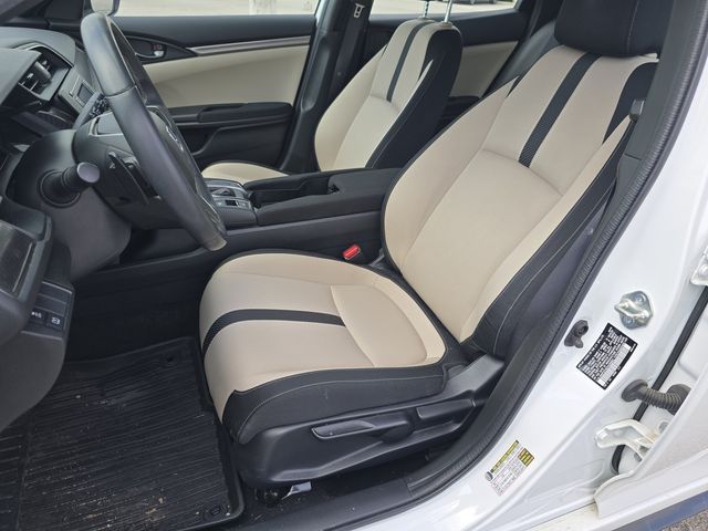 Vehicle image 14 of 32
