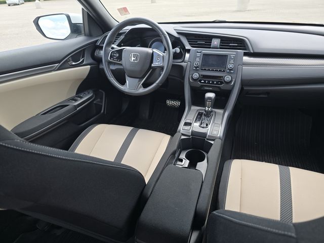 Vehicle image 16 of 32
