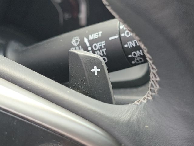 Vehicle image 26 of 32