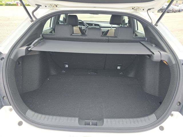 Vehicle image 11 of 32