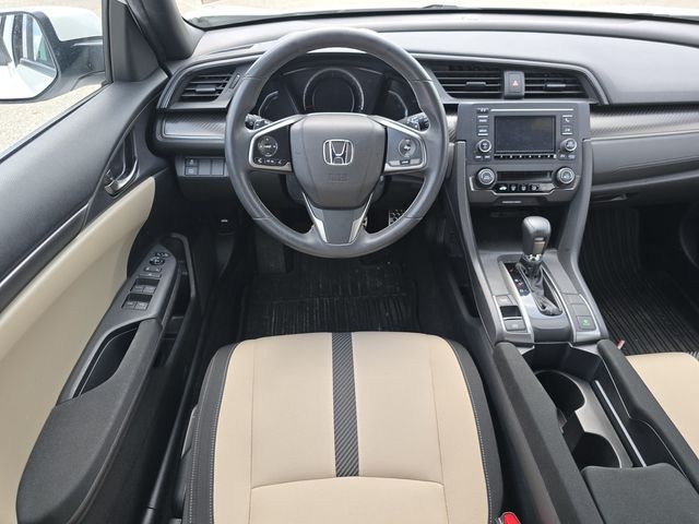 Vehicle image 15 of 32