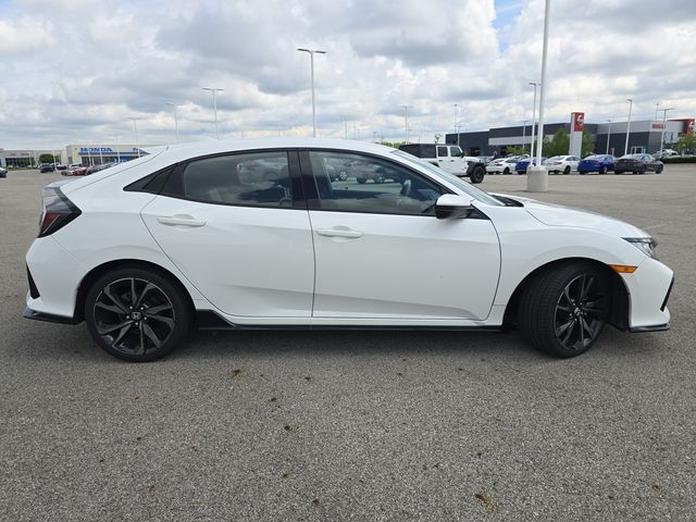 Vehicle image 4 of 32