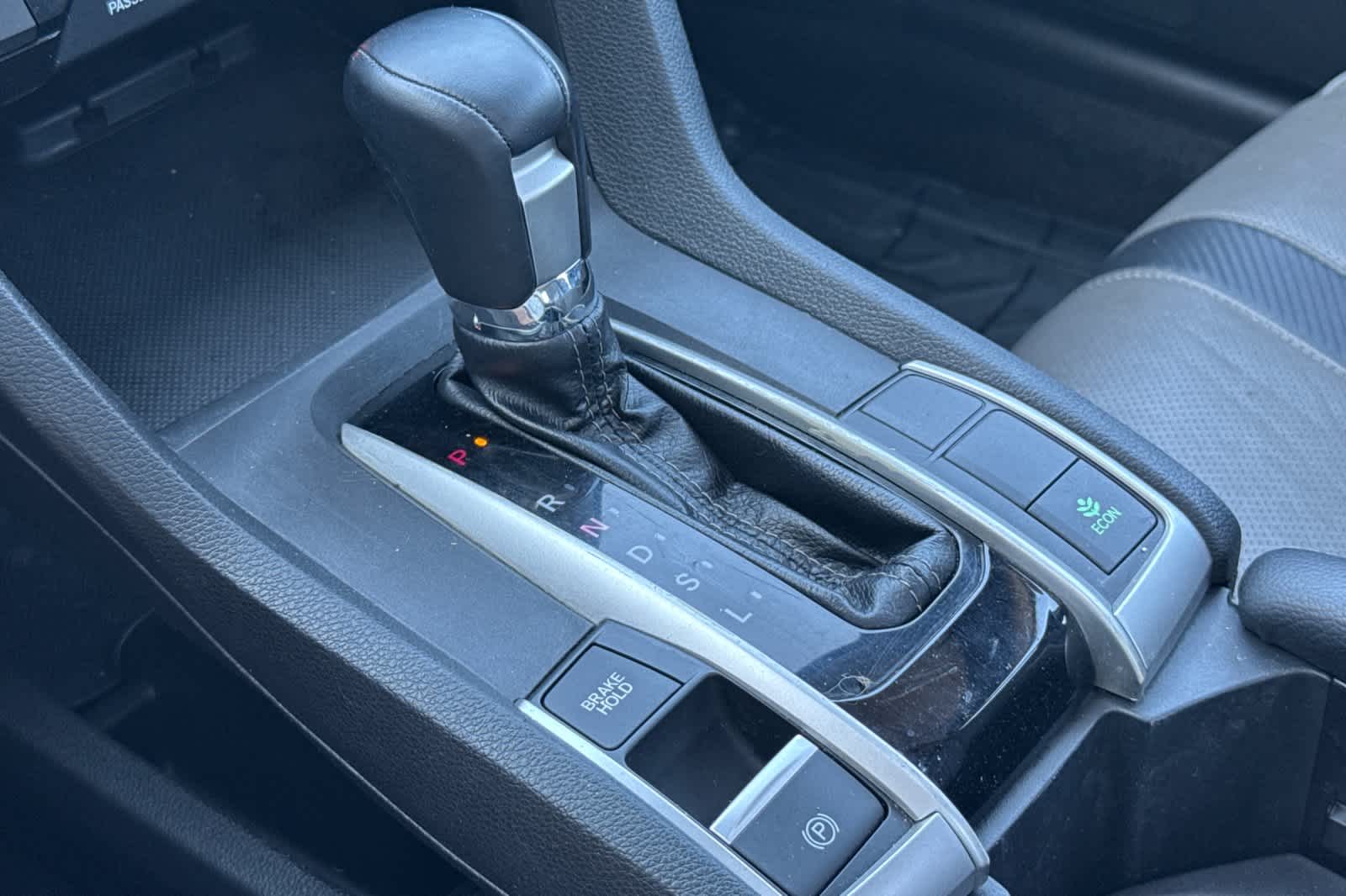 Vehicle image 22 of 29